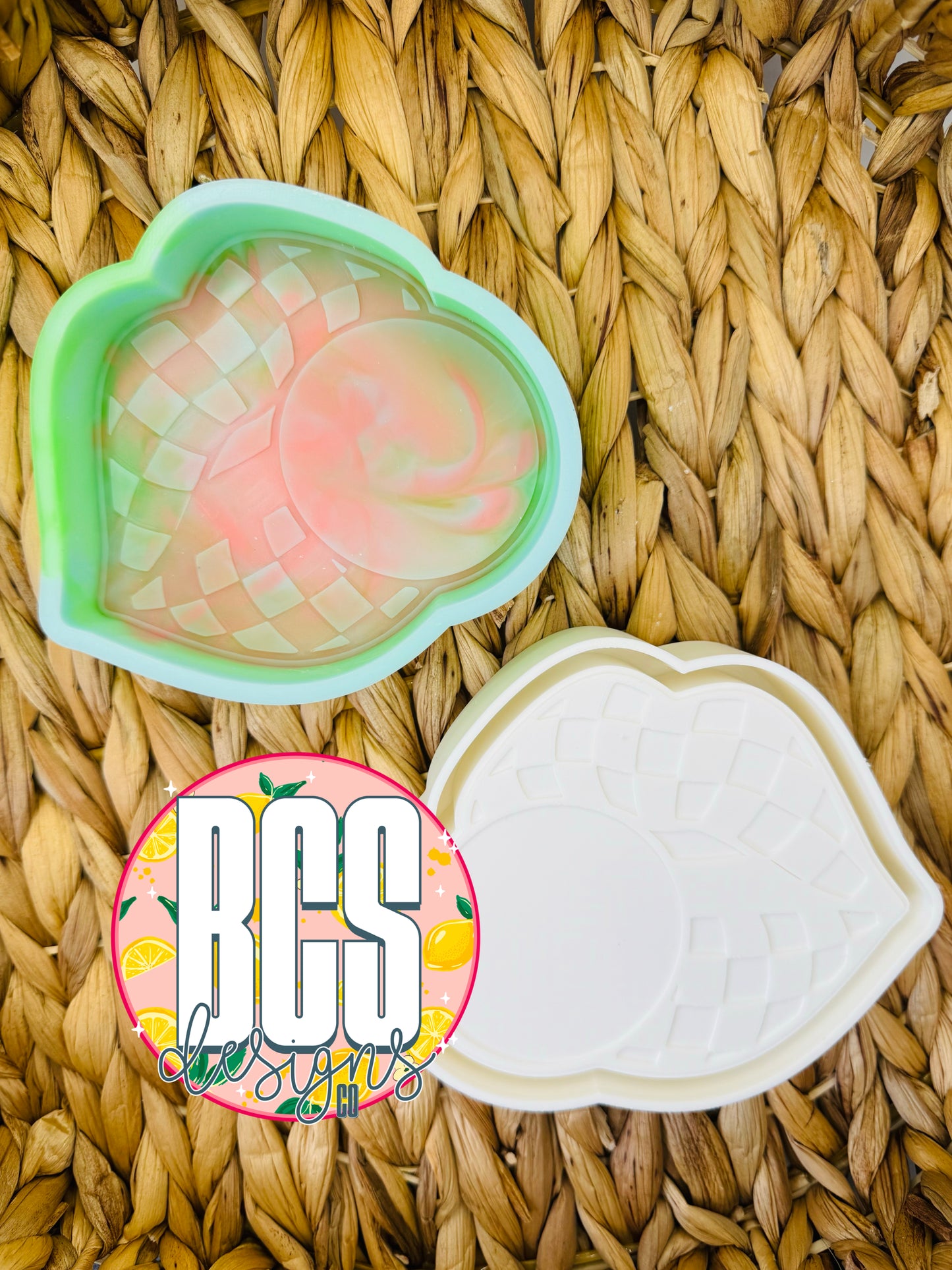 Checkered Lips Blowing Bubble Freshie Mold