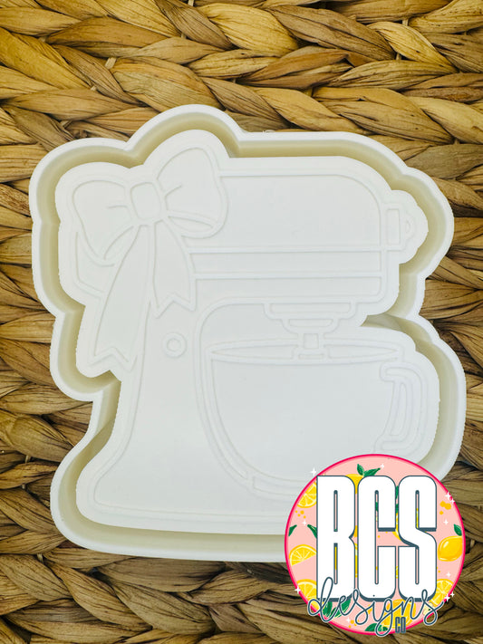 Mixer with Bow Freshie Mold - BCS EXCLUSIVE